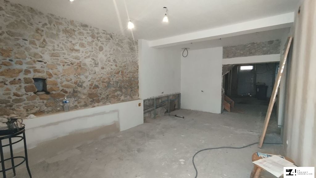Maison 6 pièces à Montbrun-Bocage